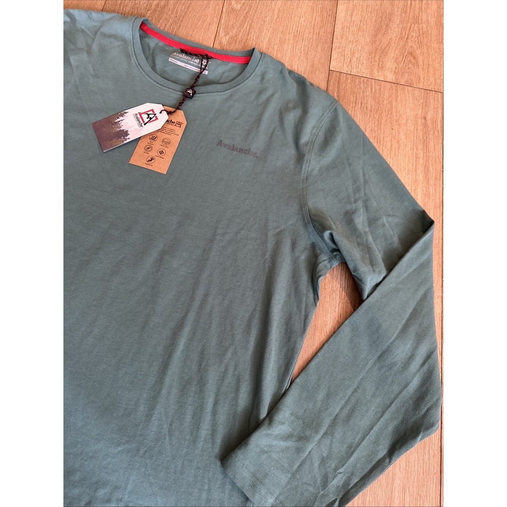 Avalanche Men's Long Sleeve Tee Relaxed Fit Wind Resistant‎ Fabric Lined Medium